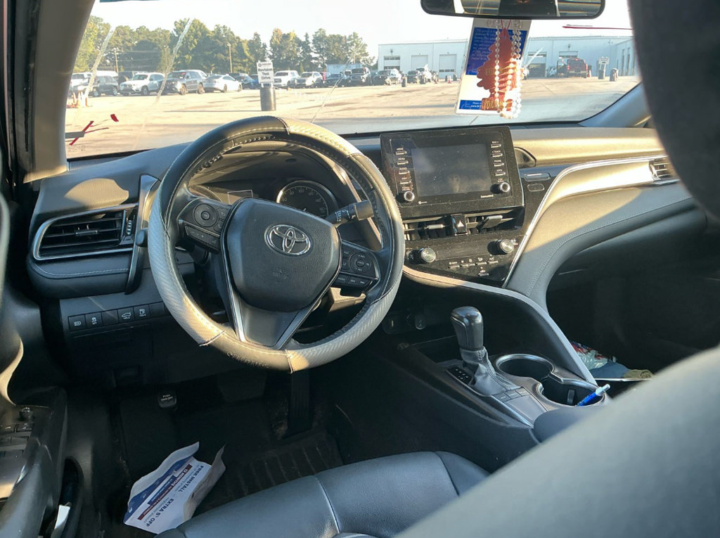 Used 2023 Toyota Camry SE FWD image 7