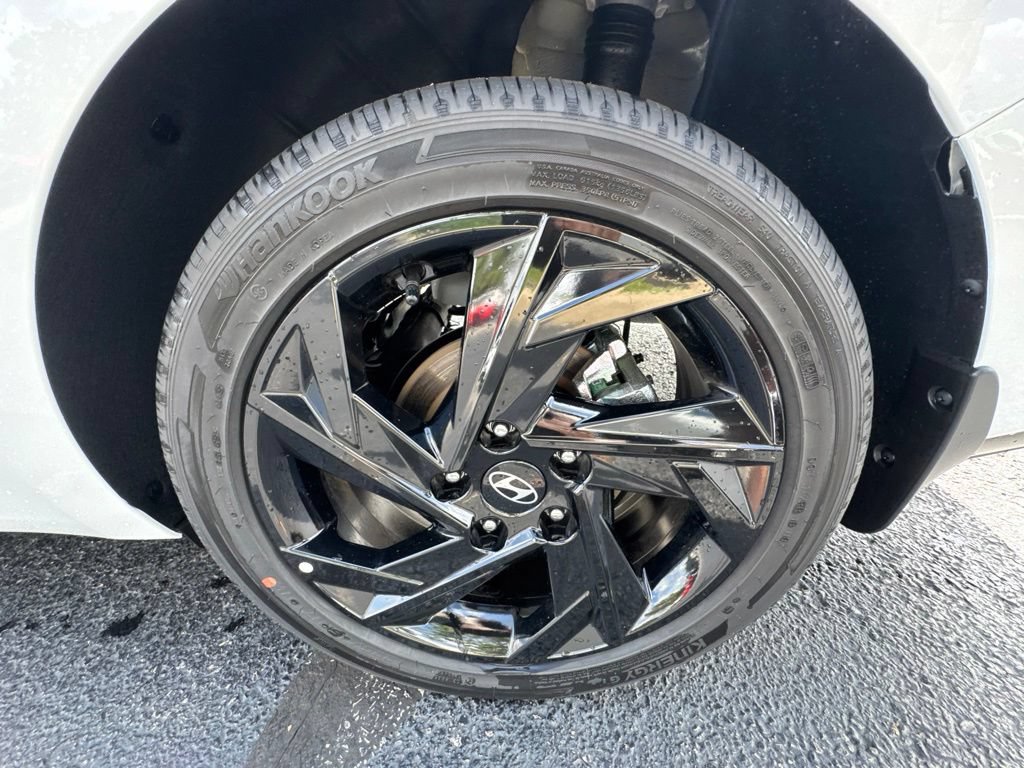 New 2026 Hyundai Elantra SEL Sport Premium FWD image 11