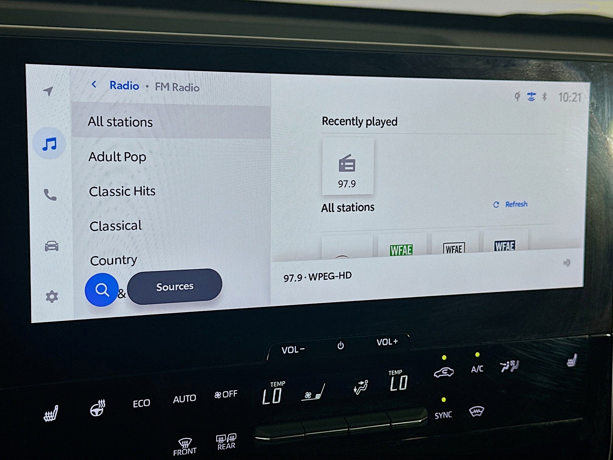 Used 2024 Toyota bZ4X XLE w/ Weather Package image 21