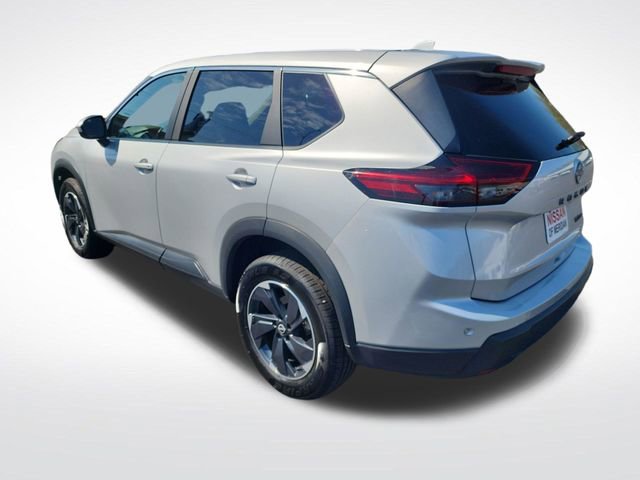 Used 2024 Nissan Rogue SV AWD/4WD image 3