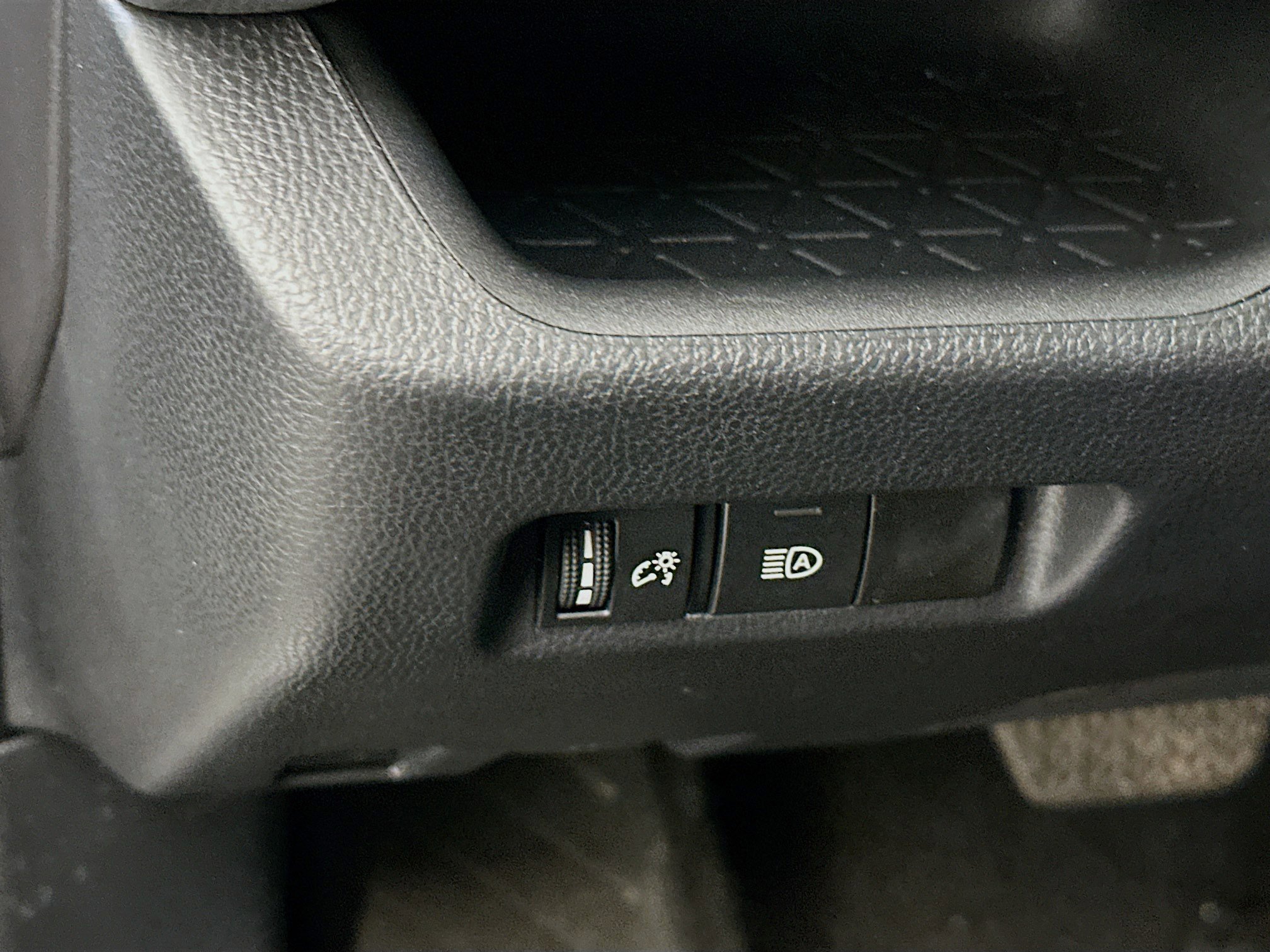 Used 2025 Toyota RAV4 LE image 17