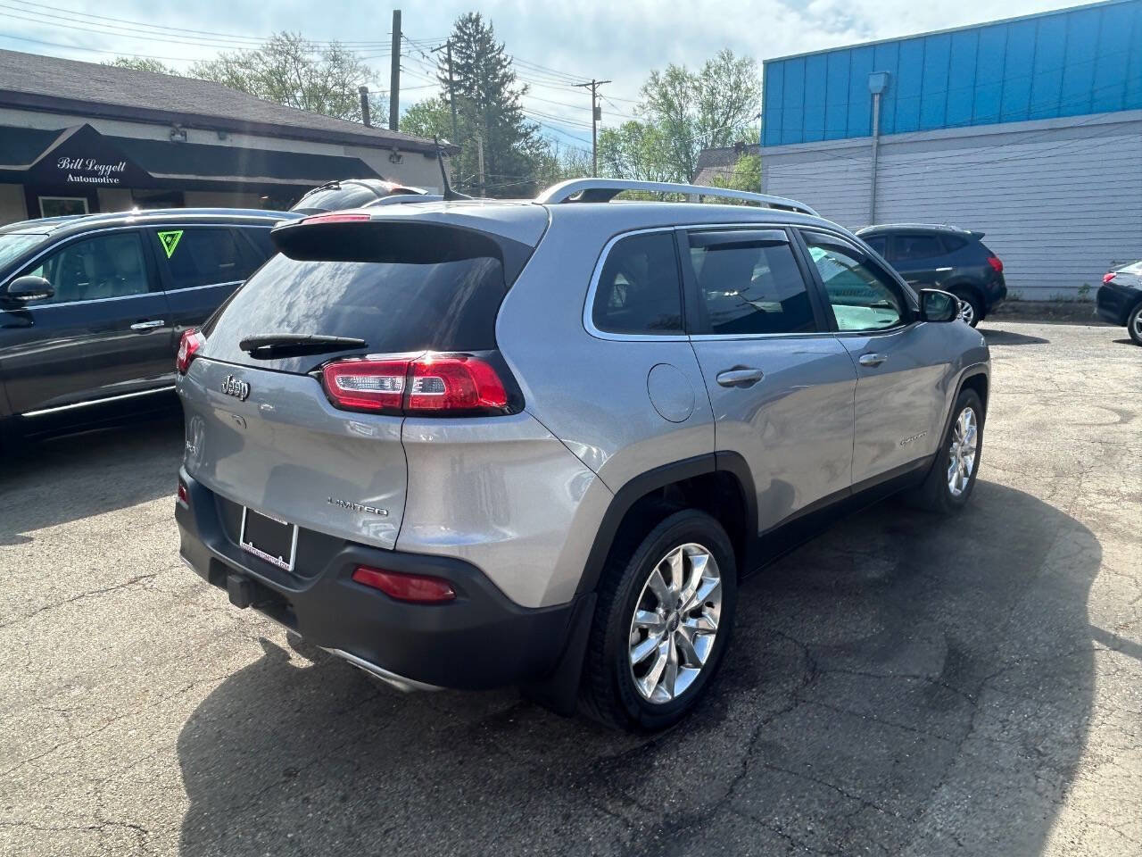 Used 2016 Jeep Cherokee Limited w/ Luxury Group image 12