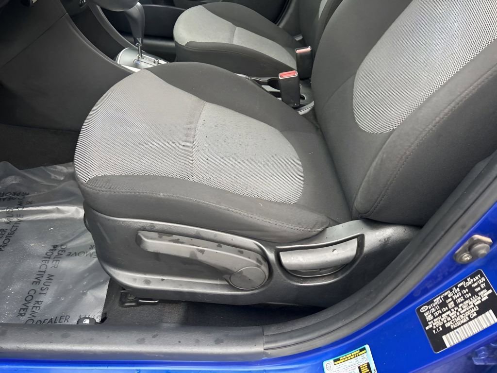 Used 2012 Hyundai Accent GS image 20