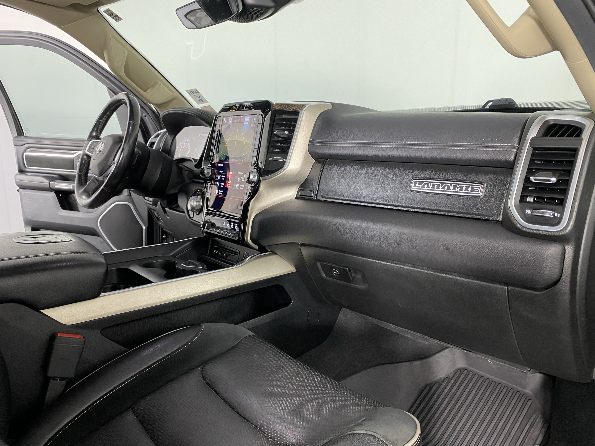 Used 2019 RAM 1500 Laramie AWD/4WD image 21