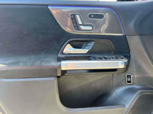 Used 2023 Mercedes-Benz GLB 250 image 24