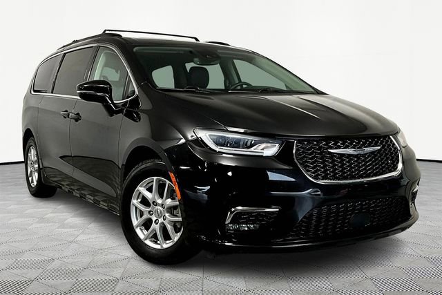 Used 2022 Chrysler Pacifica Touring-L image 1