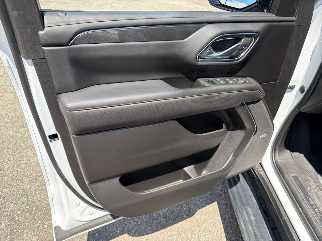 Used 2023 GMC Yukon XL AT4 w/ AT4 Premium Package AWD/4WD image 11