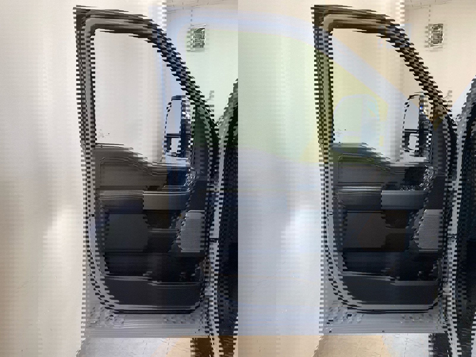 Used 2025 Ford F250 Lariat w/ Lariat Ultimate Package AWD/4WD image 16