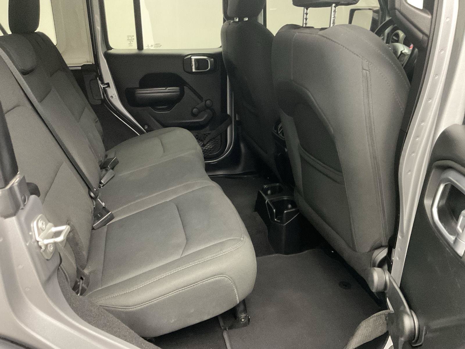 Used 2018 Jeep Wrangler Unlimited Sport AWD/4WD image 24
