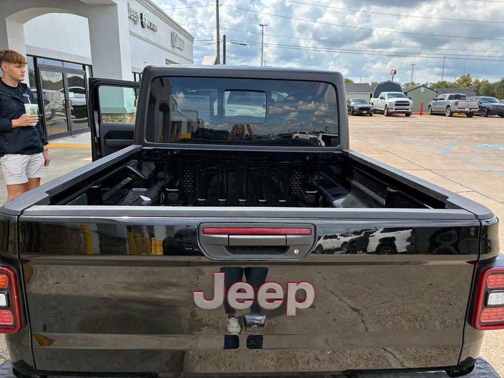 Used 2026 Jeep Gladiator Rubicon AWD/4WD image 12