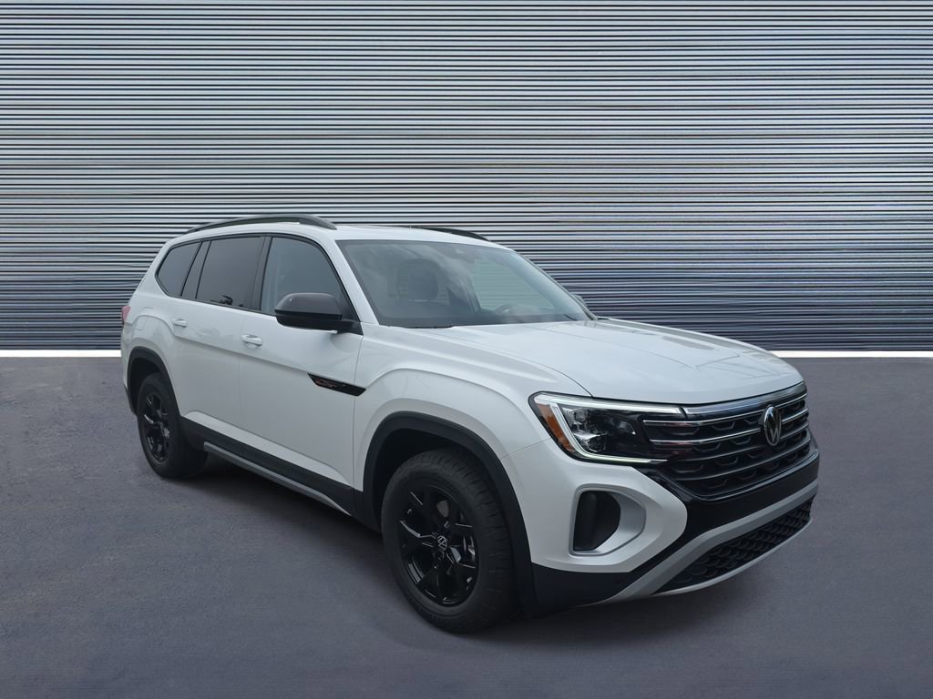 New 2026 Volkswagen Atlas Peak Edition image 2