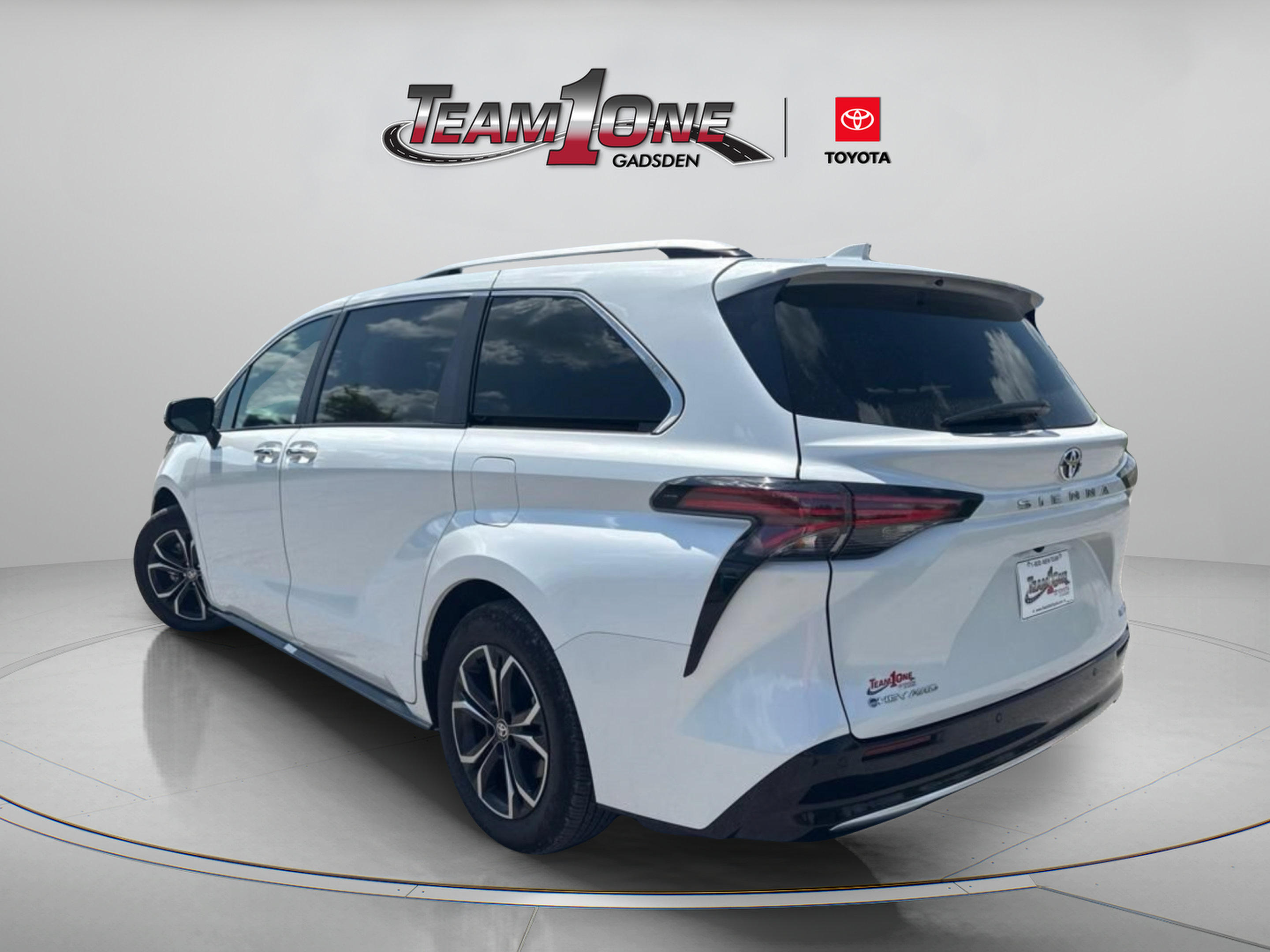 Certified 2026 Toyota Sienna Platinum AWD/4WD image 5