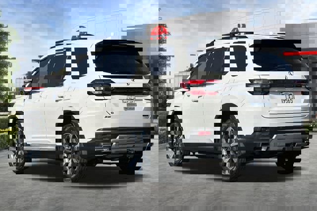 Used 2025 Honda Pilot Touring image 7