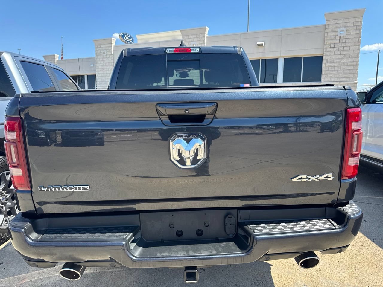 Used 2020 RAM 1500 Laramie w/ Sport Appearance Package AWD/4WD image 6