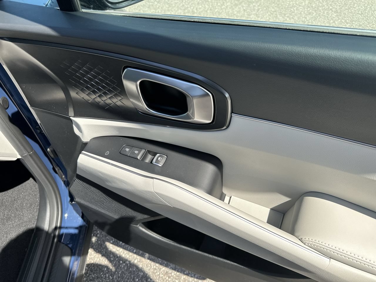 New 2026 Kia Sorento S w/ S Panoramic Sunroof Package FWD image 16
