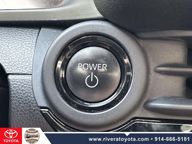 Used 2023 Toyota Crown AWD/4WD image 30