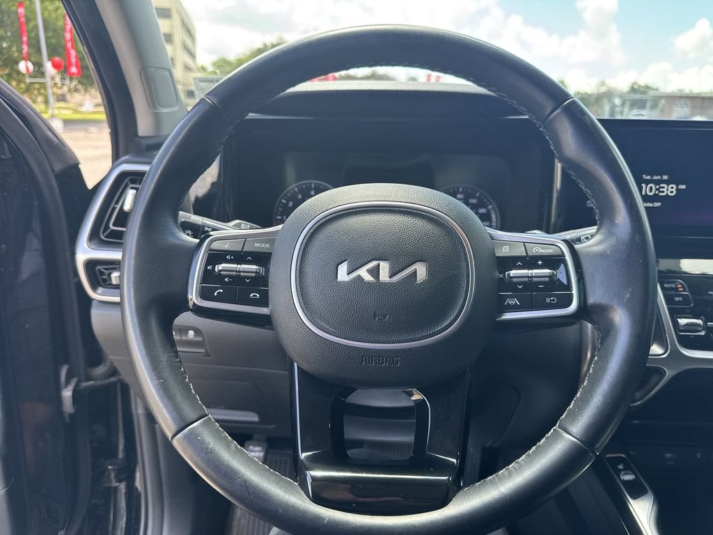 Used 2023 Kia Sorento S FWD image 16