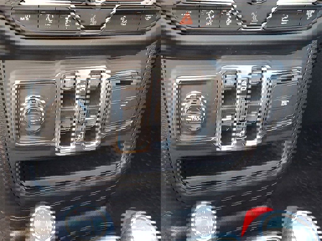 Used 2023 Jeep Wrangler Willys image 19