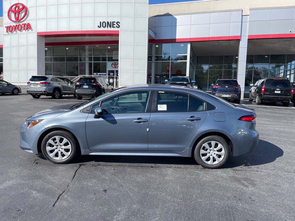 New 2027 Toyota Corolla LE FWD image 4