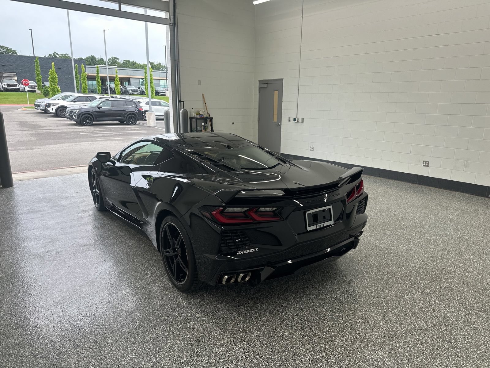 Used 2022 Chevrolet Corvette Stingray Premium Cpe w/ Z51 Performance Package RWD image 2