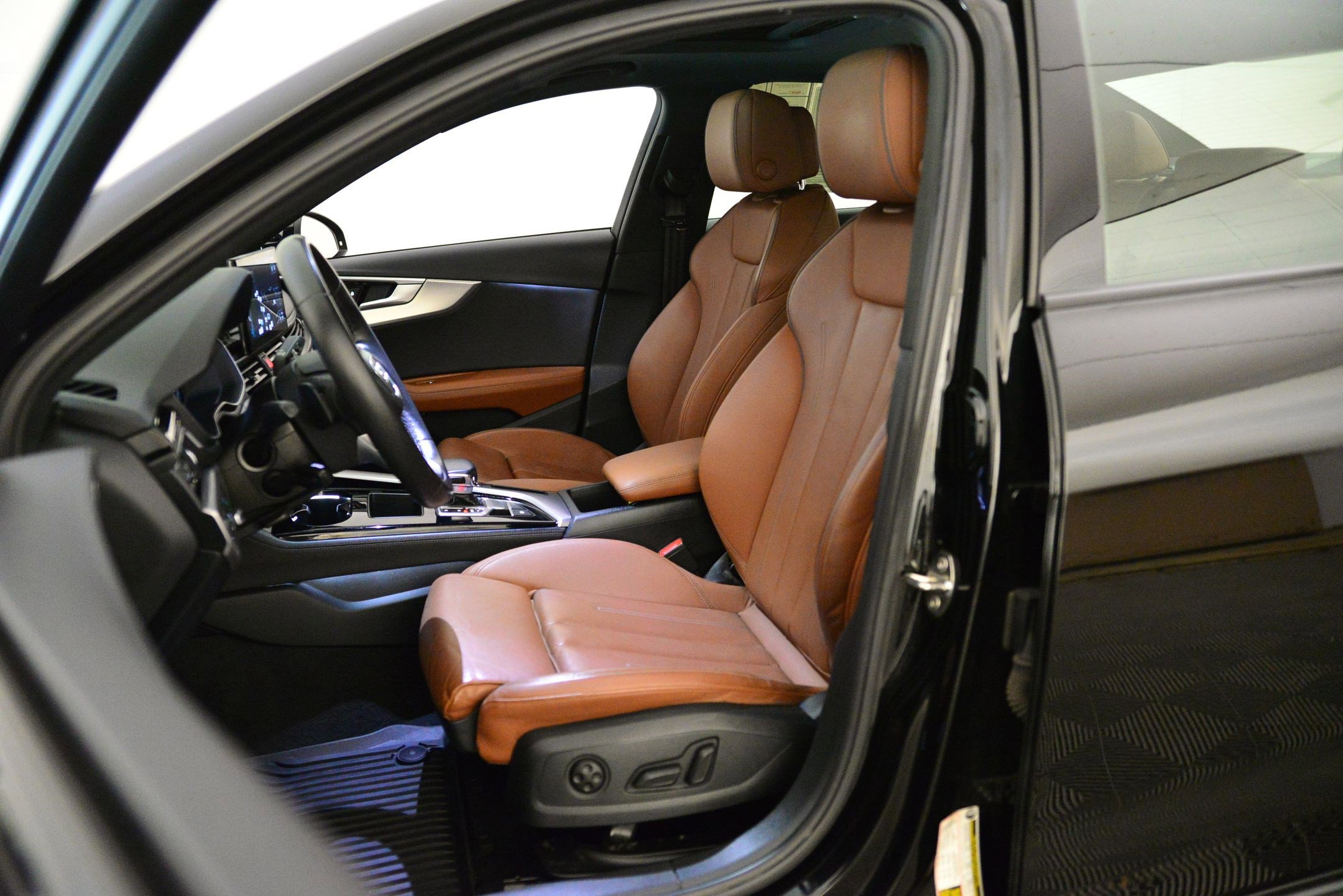 Used 2023 Audi A4 2.0T Premium Plus w/ Premium Plus Package image 4