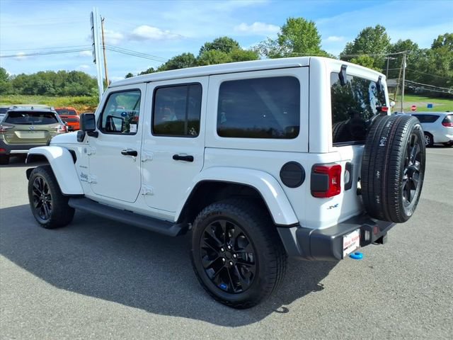 Used 2023 Jeep Wrangler Unlimited Sahara w/ Cold Weather Group AWD/4WD image 8