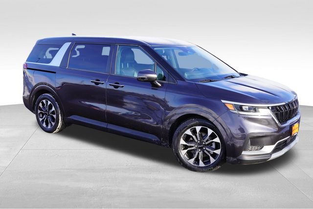 Used 2023 Kia Carnival EX image 2