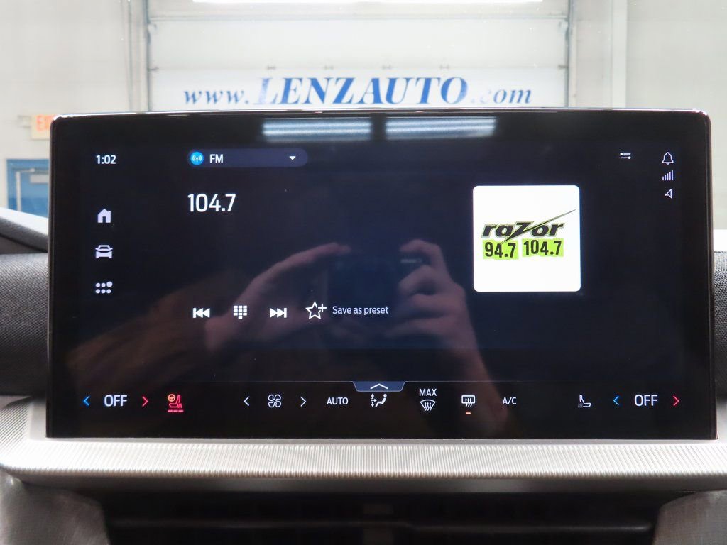 Used 2025 Ford Explorer Platinum image 19