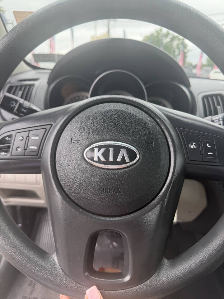 Used 2012 Kia Forte LX FWD image 5