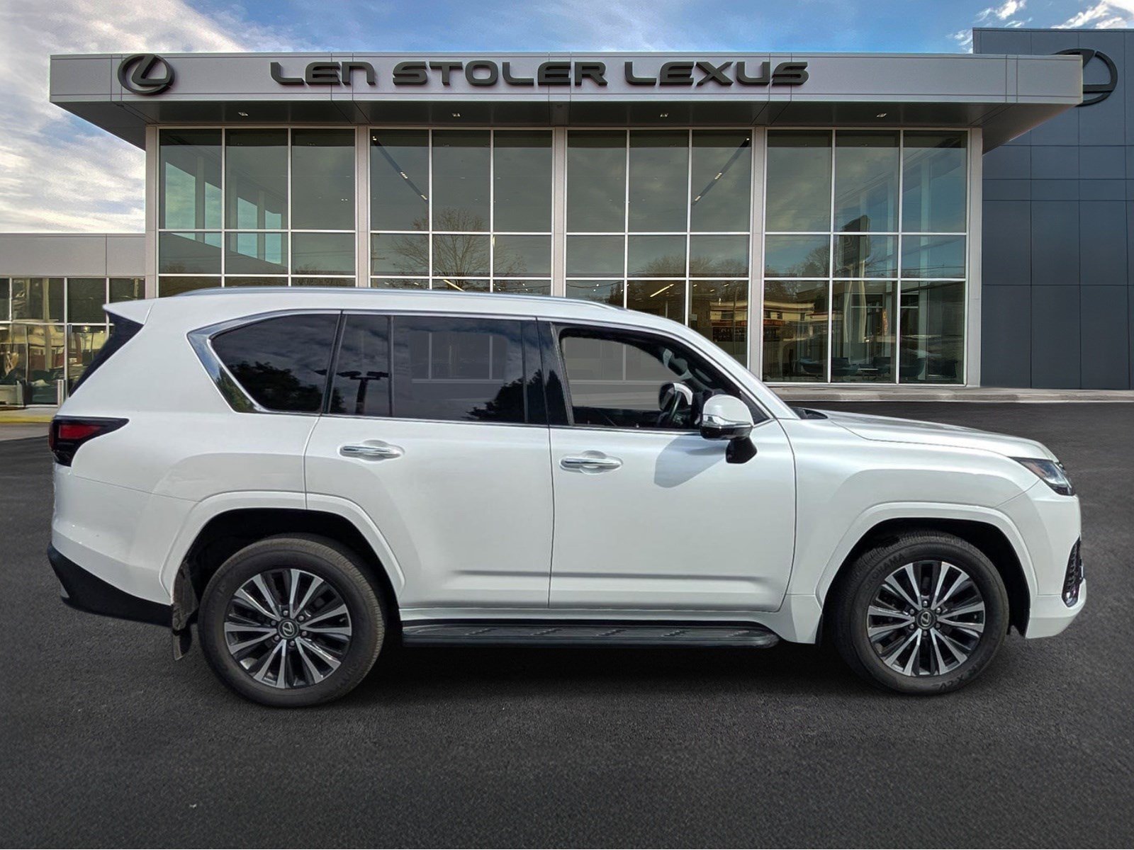 Used 2023 Lexus LX 600 4WD w/ Interior Upgrade Package image 2
