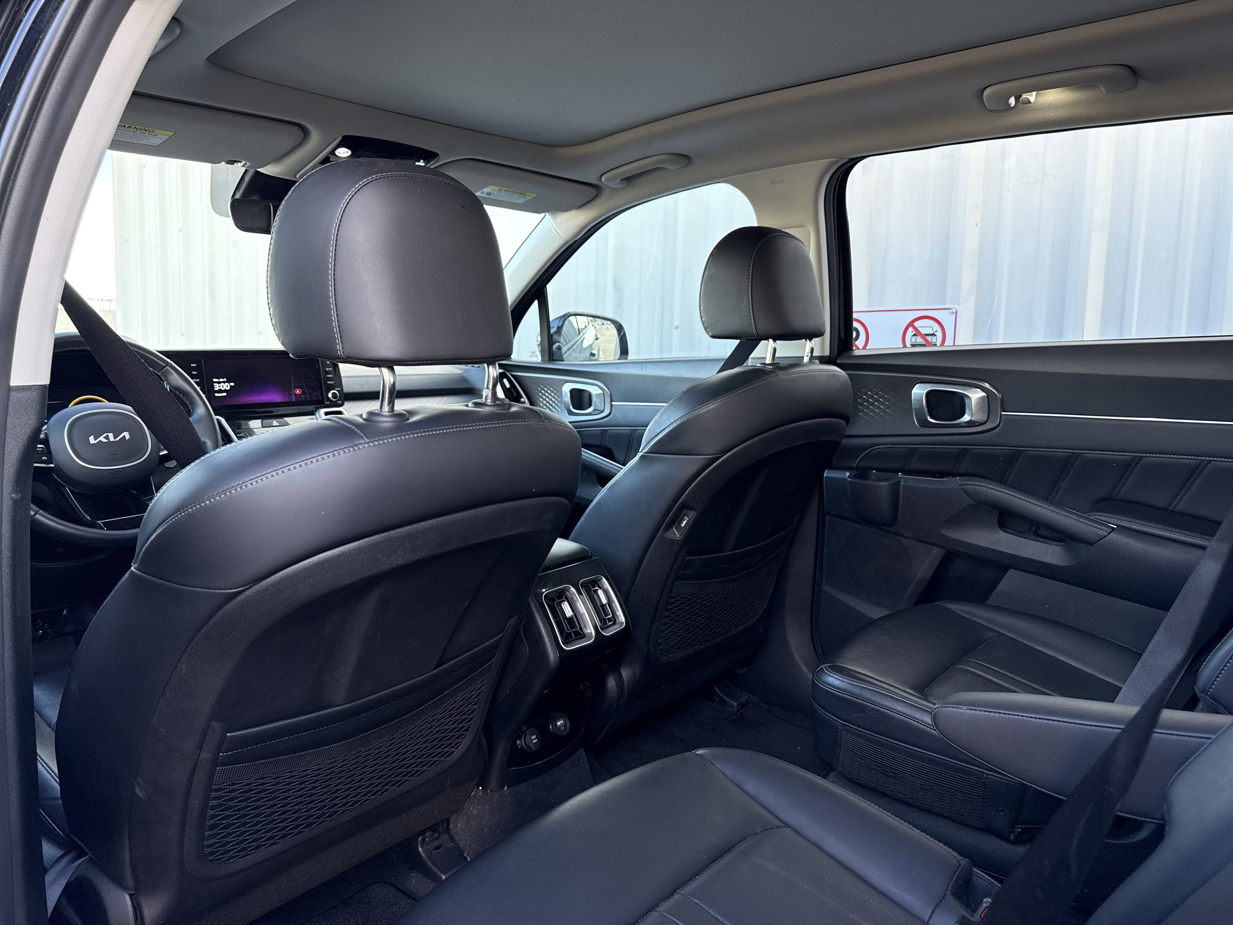 Used 2023 Kia Sorento SX image 11