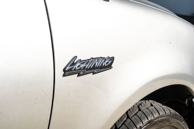 Used 2001 Ford F150 Lightning image 16