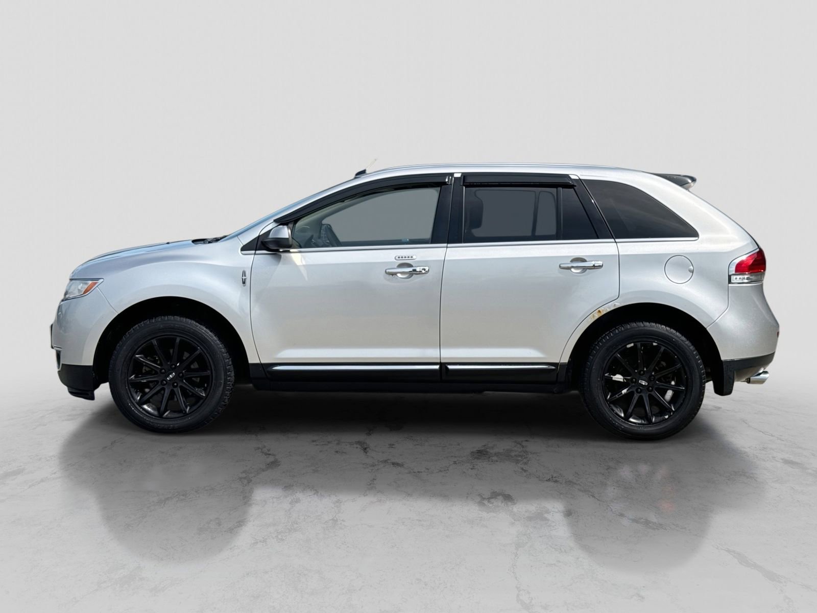 Used 2013 Lincoln MKX AWD image 3