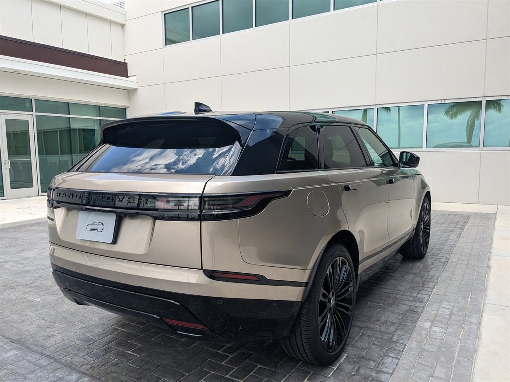 New 2026 Land Rover Range Rover Velar Dynamic SE image 4