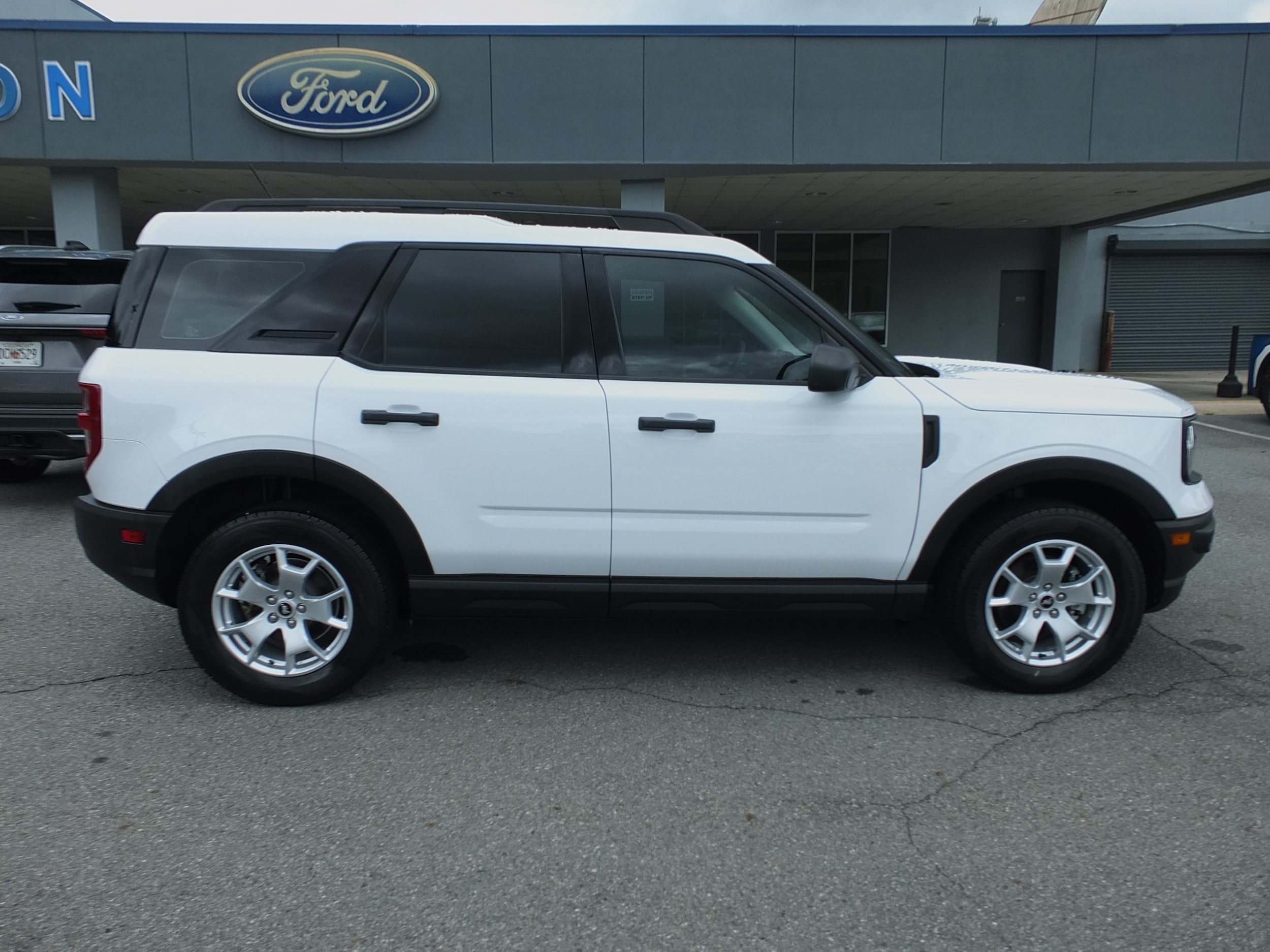 Used 2023 Ford Bronco Sport AWD/4WD image 2