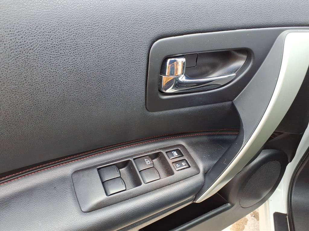 Used 2012 Nissan Rogue SL AWD/4WD image 17