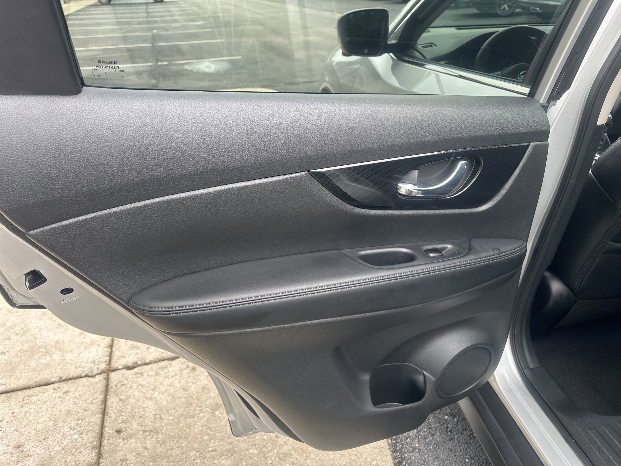 Used 2019 Nissan Rogue SL w/ Premium Package FWD image 17