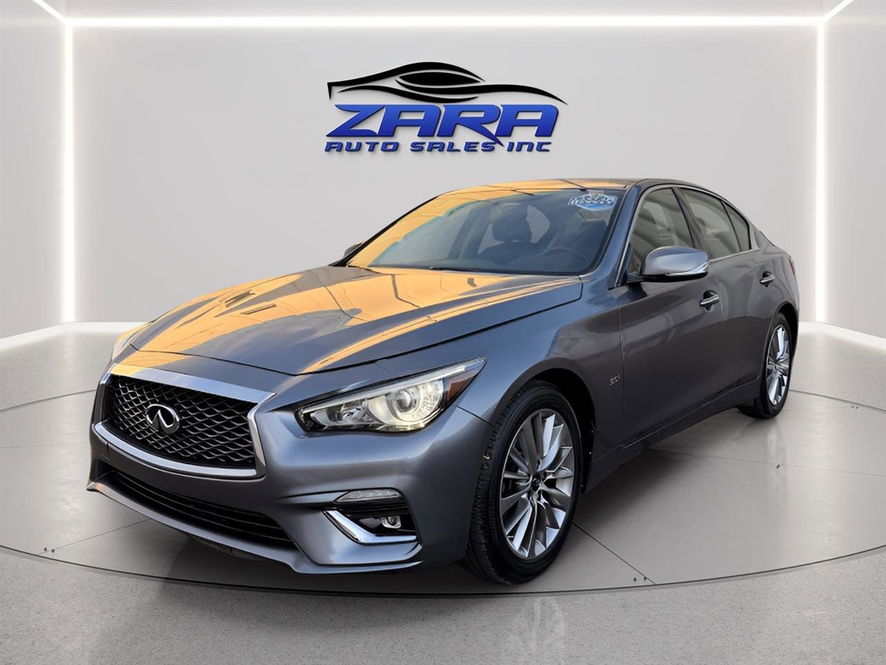 Used 2018 INFINITI Q50 Luxe w/ Essential Package (3.0T Luxe) image 2