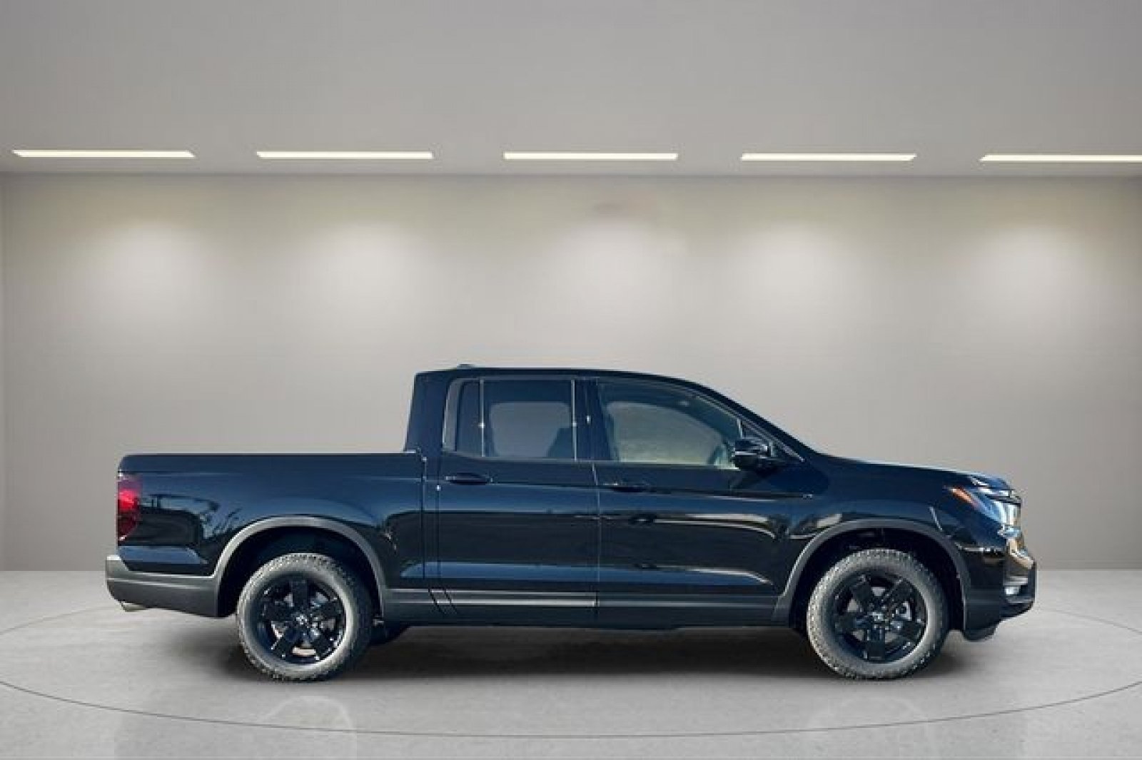New 2026 Honda Ridgeline Black Edition image 2