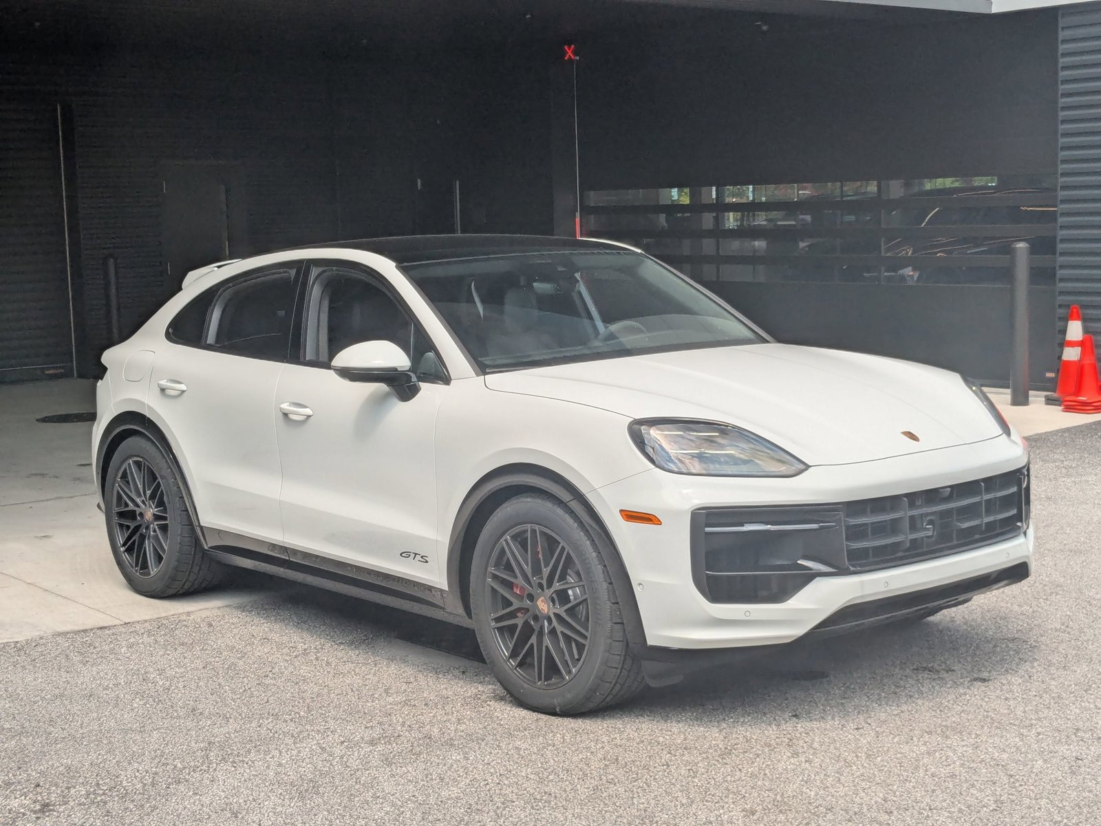New 2025 Porsche Cayenne GTS image 7