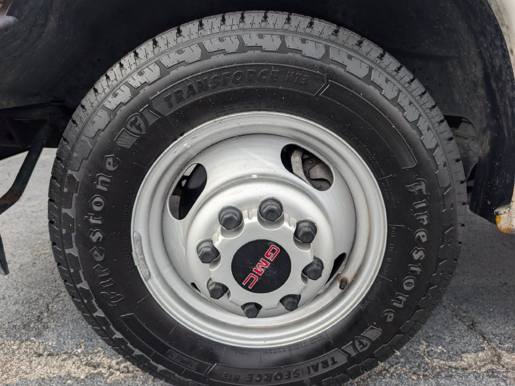 Used 2018 GMC Savana 3500 Extended w/ Driver Convenience Package RWD image 25