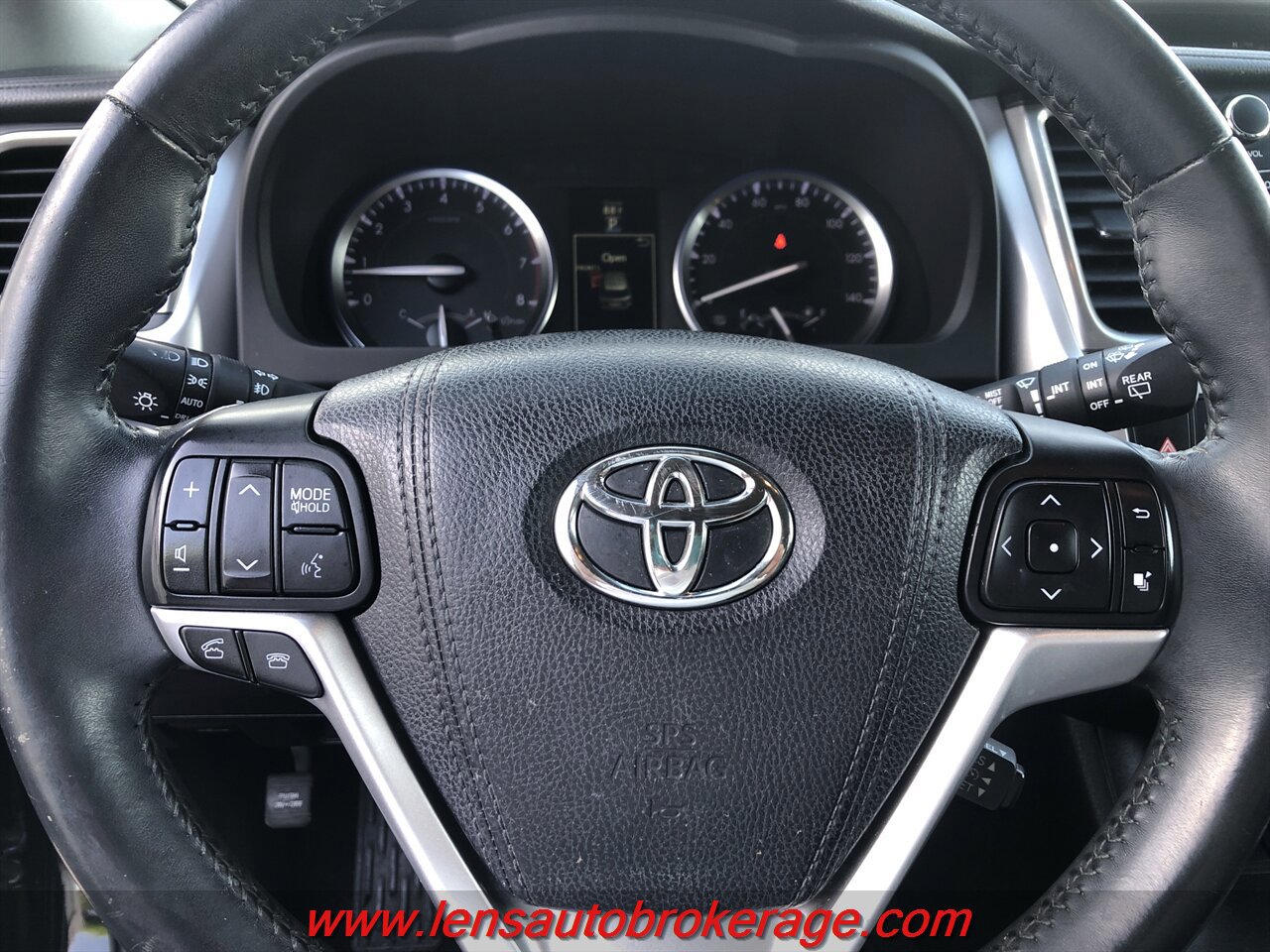 Used 2016 Toyota Highlander XLE w/ Protection Package #3 AWD/4WD image 11