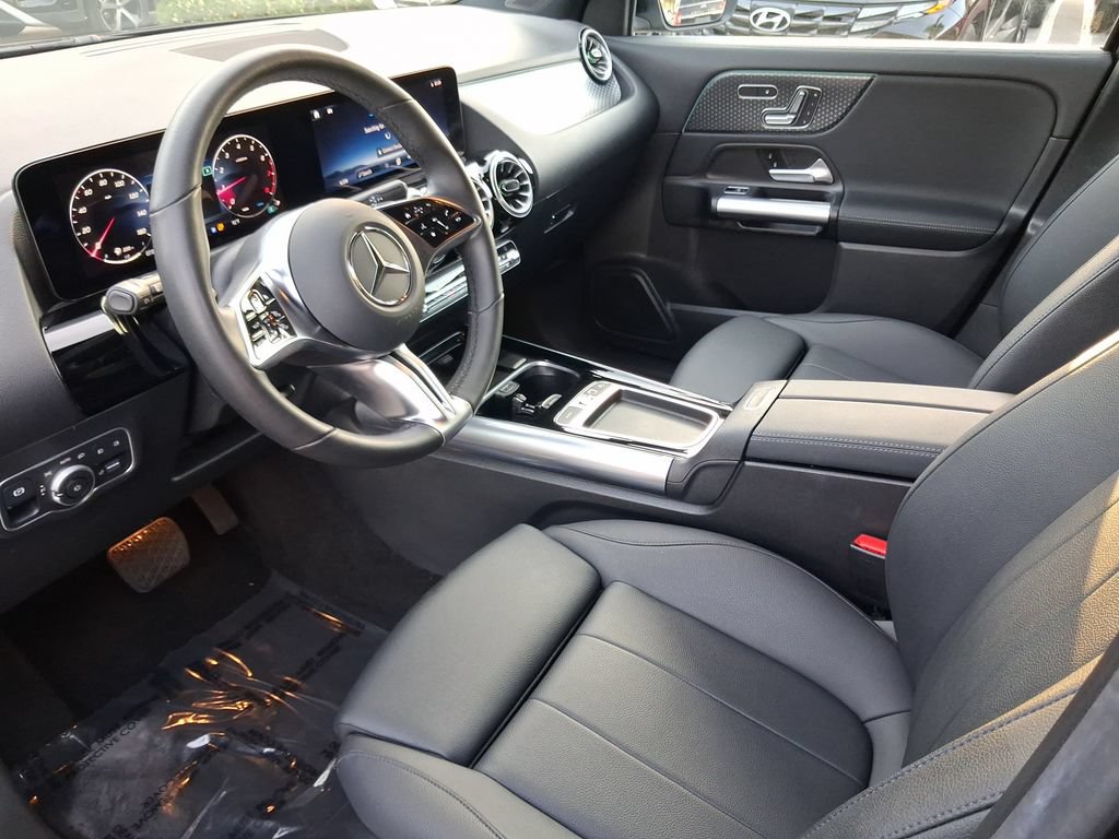 Used 2025 Mercedes-Benz GLA 250 4MATIC w/ Winter Package image 13