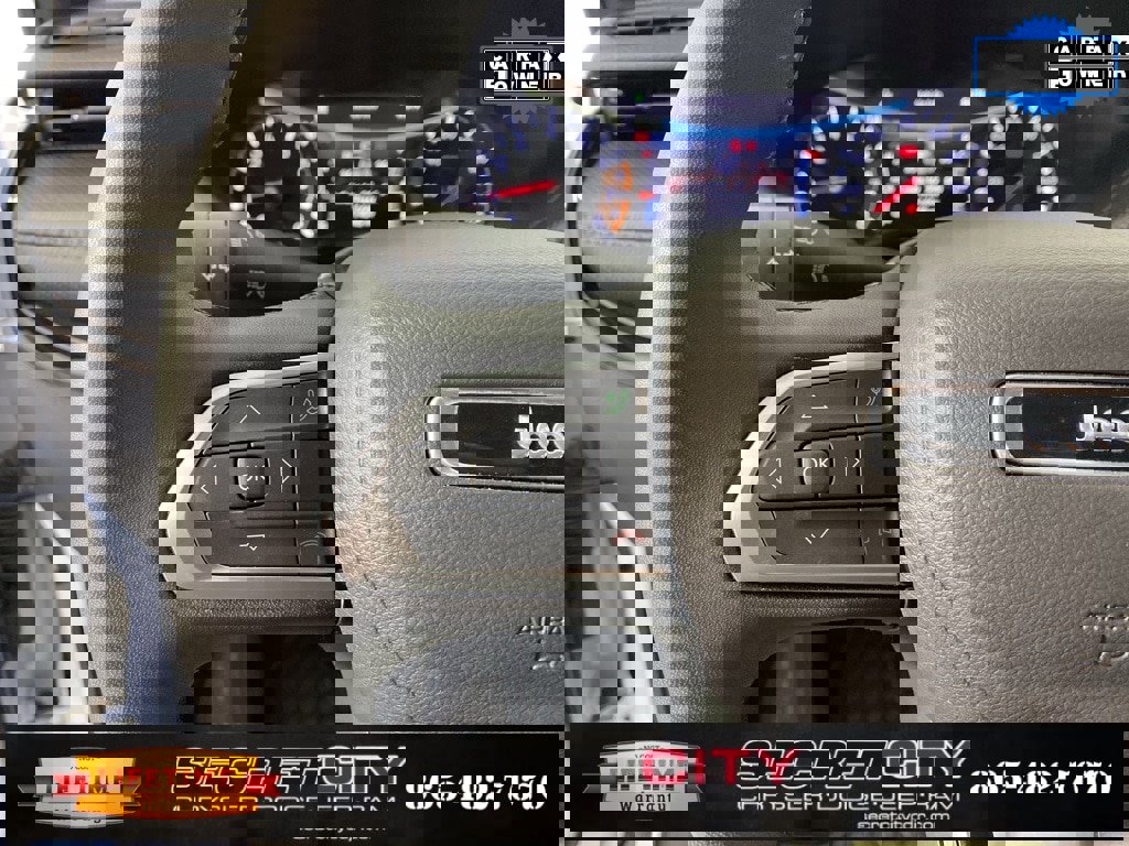 Used 2025 Jeep Compass Latitude w/ Altitude Special Edition image 15