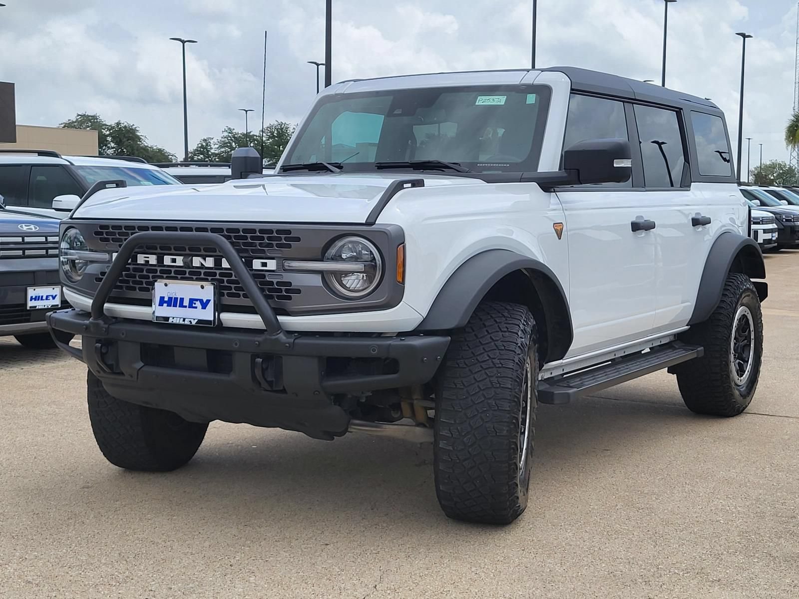 Used 2024 Ford Bronco Badlands AWD/4WD image 2