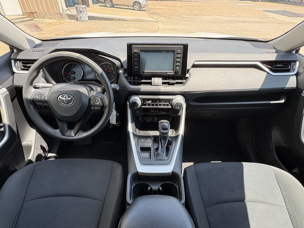 Used 2020 Toyota RAV4 LE FWD image 23