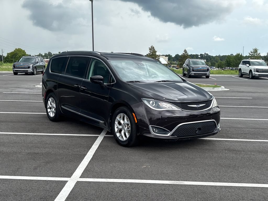 Used 2017 Chrysler Pacifica Touring-L Plus w/ Advanced Safetytec Group FWD image 36