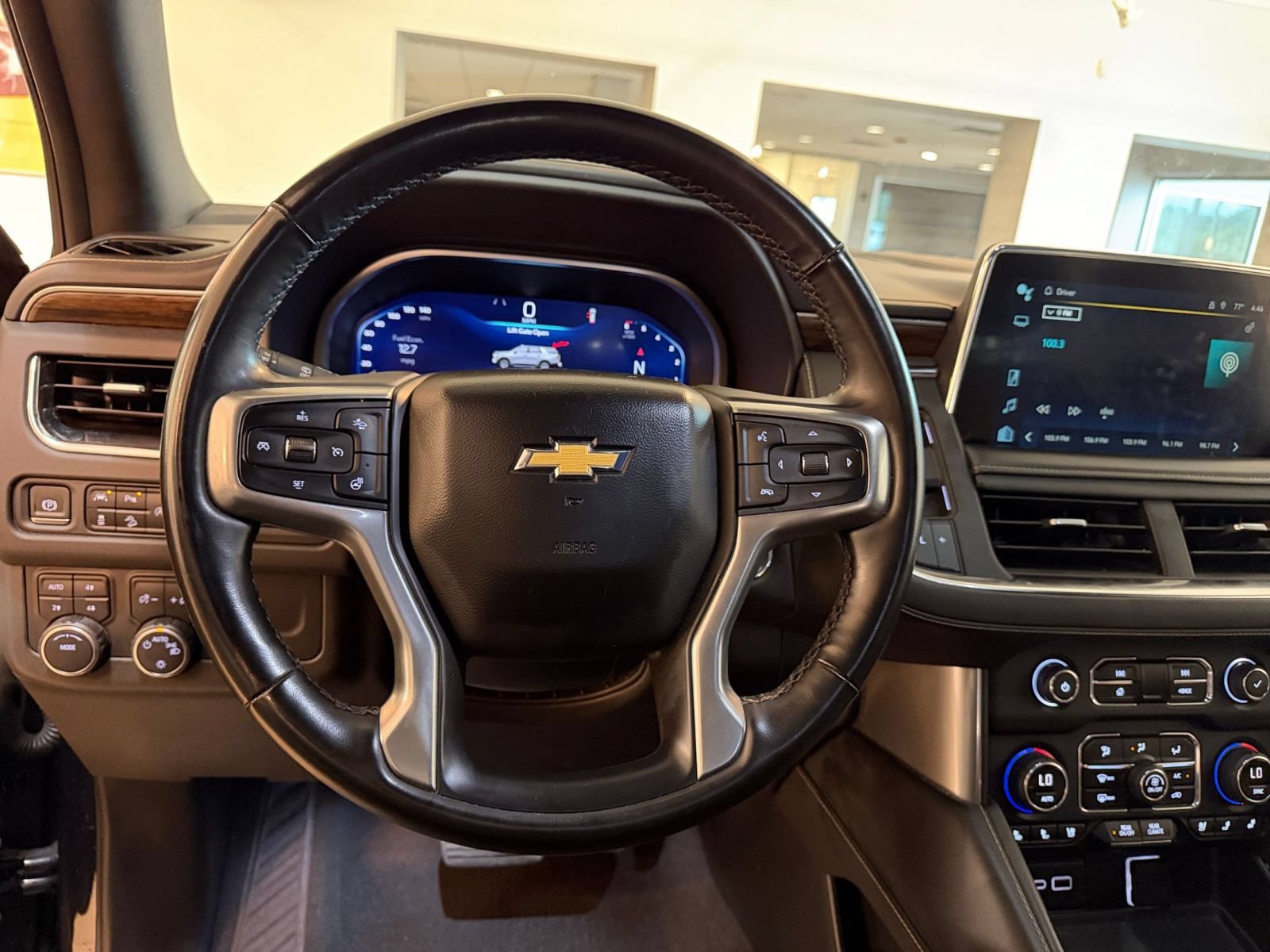 Used 2023 Chevrolet Suburban Premier AWD/4WD image 28