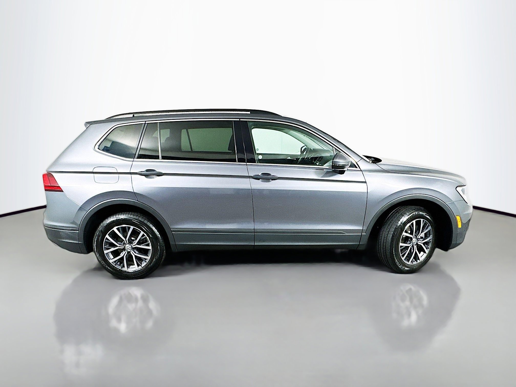 Used 2019 Volkswagen Tiguan SE AWD/4WD image 8