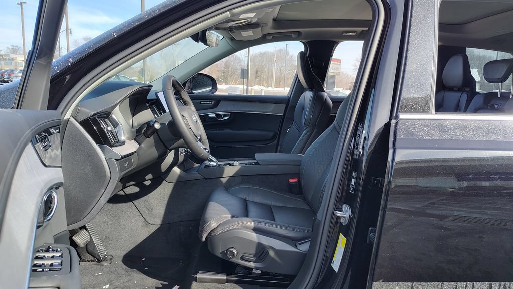 New 2026 Volvo XC90 B6 Ultra w/ Protection Package AWD/4WD image 7